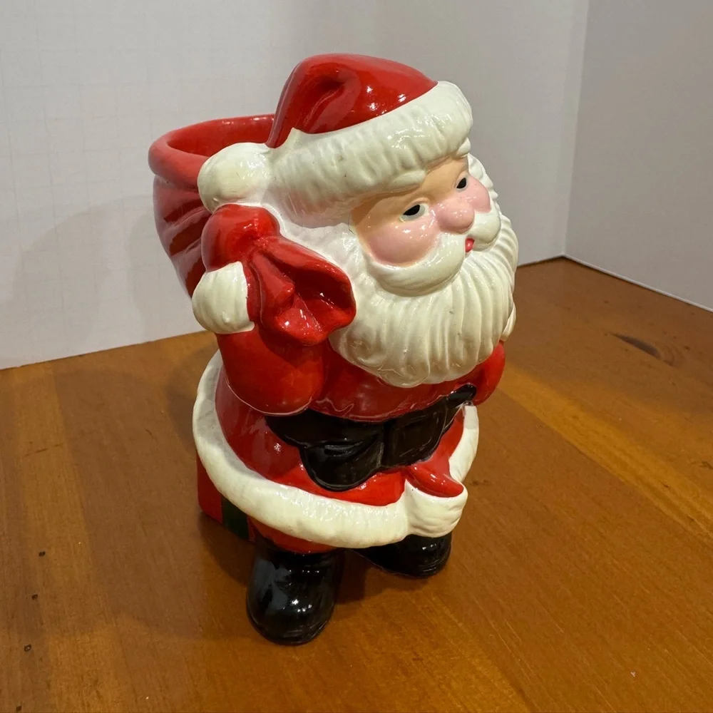 Avon Santa vintage 1982 candle holder figurine